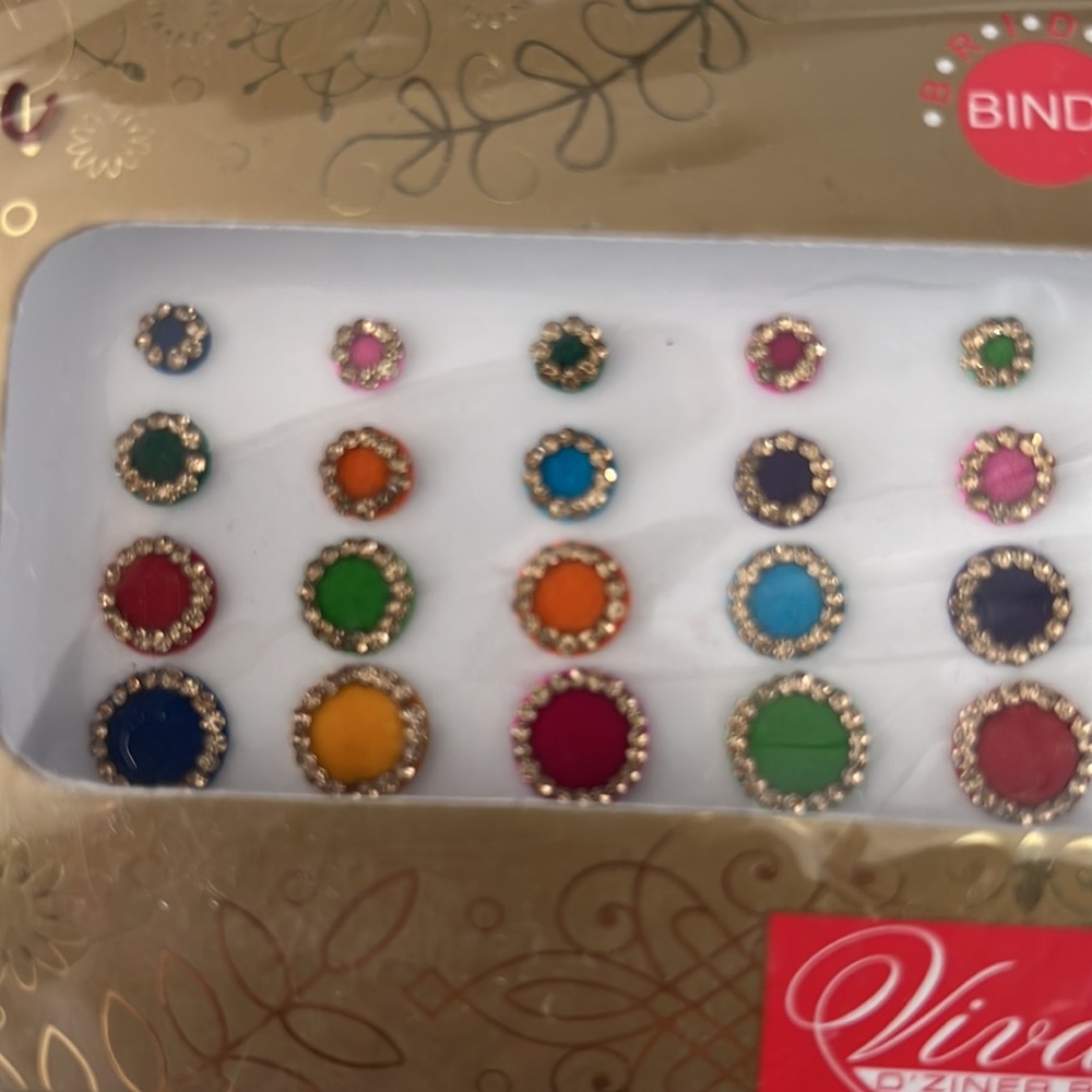 Round bindi - Picture 2 of 3